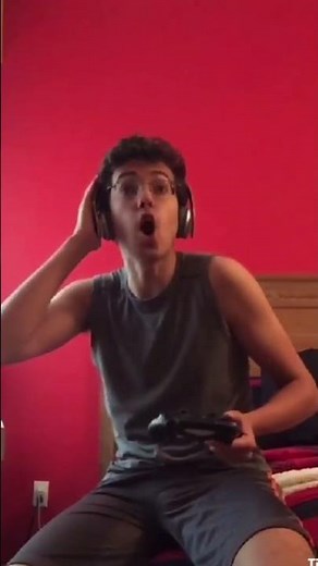 YTP - Simon Player Plays Rec Room Loud Mic Trolling #shorts #fypシ #recroom #funnymic