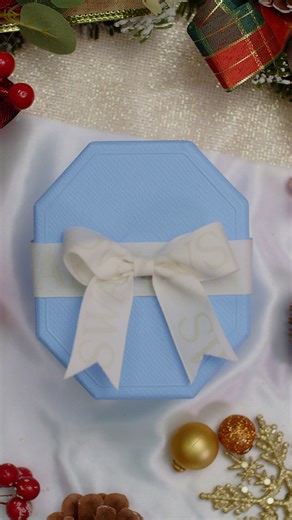 Swarovski Retailer Store Mongolia on Instagram: "💎 Swarovski-ийн нарийн хийц, төгс гялбаа нь таны хайртай хүнд зөвхөн бэлэг бус, харин мөнхийн дурсамжийг бэлэглэнэ. Swarovski – Тансаг сонголт, мартагдашгүй мөчийн илэрхийлэл. Онлайн дэлгүүр: https://shorturl.at/6AesX Storepay, PocketZero, Toki зээлийн аппликэйшнүүдээр хялбар төлбөрийн нөхцөлтэй худалдан авах боломжтой. Салбаруудын байршил: 📍Наран Молл худалдааны төв-1 давхарт 🕙10:00-21:00 📞91823030 📍Наран Плаза худалдааны төв-4 давхарт 🕙10: