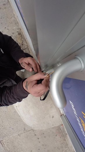 Lockout #nyclocksmith #brooklynlocksmith #geolocksmith #nyclocks #locksmith #locksmithlife #brooklyn #nyc #bk #newyorkcity