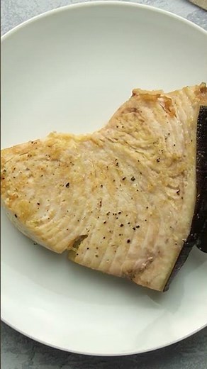 This Lemon Garlic Swordfish Is the Weeknight Luxury You’ve Been Missing #dinnerinspiration