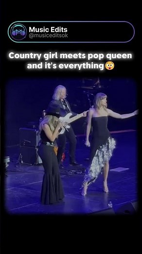 Love Story - Taylor Swift ft. Lainey Wilson in concert