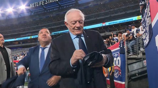 Jerry Jones signing autograph after autograph for Cowboys fans in the Meadowlands, before kickoff tonight | Mike Leslie