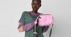 Marc Jacobs revisite son iconique sac Snapshot dans un nouveau style