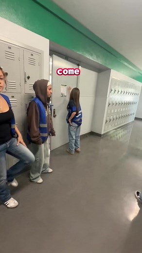 Strike a pose‼️(part 1) #strikeapose #posechallenge #prank #teachers #fypシ @roe.hq