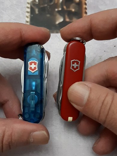 Exploring the Victorinox Midnite Minichamp