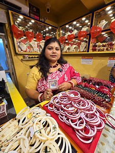 11K reactions · 713 shares | ৬০০ টাকায় সোনার গিফট জোড়া জোড়া প্যাকেজ সাথে রুপোর ঠাকুর গিফট | ৪ পিসের কম্বো | ১ হাজার টাকায় সোনার হলমার্ক আংটি 22KT Hallmark Gold | Digital Tutorial | Facebook