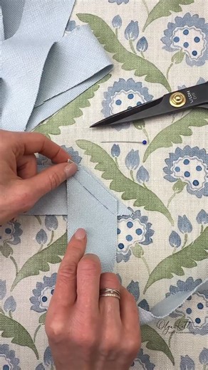 Olga Kott - Sewing Tips & Tutorials on Instagram: "How to join fabric for piping cord - neat and simple 🪡 #tips #sewing #curtains #kott"