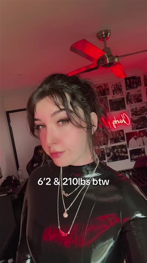 Sarah Toker (@sixfootsarah)’s videos with Phantom of the sexyy opera djhunnybee - djhunnybee