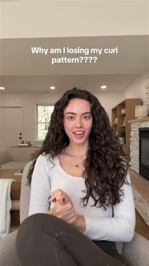 Kiana Davis on Instagram: "Can I even fix this? Is it just hormone changes as I get older? #wavyhair"