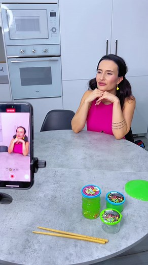 Funny Kitchen Tutorial with Stretchy Substance