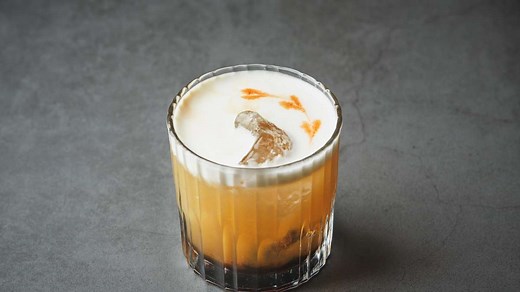 Cocktail mit italienischem Kräuterlikör – erinnert an Urlaub in Sizilien