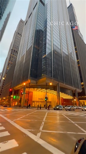 Chicago is the best big city in America a place where world class architecture, clean streets, and a welcoming vibe come together to create the perfect urban experience. Best big city in the world and absolutely safe for travel the Chicago IL🇺🇸 Downtown Chicago IL📍 Chicago ChicagoDowntown ChicagoLife BestBigCity ChicagoVibes ChicagoSkyline ChiTown ChicagoReels ExploreChicago VisitChicago ChicagoInfluencer DowntownChicago ChicagoCity ChicagoNight ChicagoUSA ChicagoStreets WindyCity BeautifulCh
