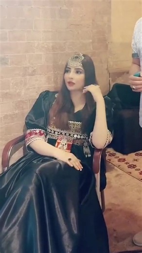 kharap torap ba garze — Gul Panra pashto ghazal live performance