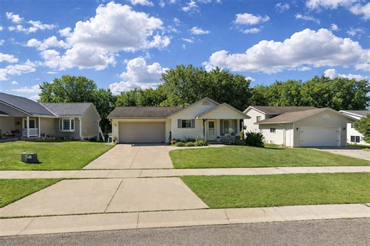 3818 Strathmore Ln SE, Rochester, MN 55904 - MLS 7053145 - Coldwell Banker