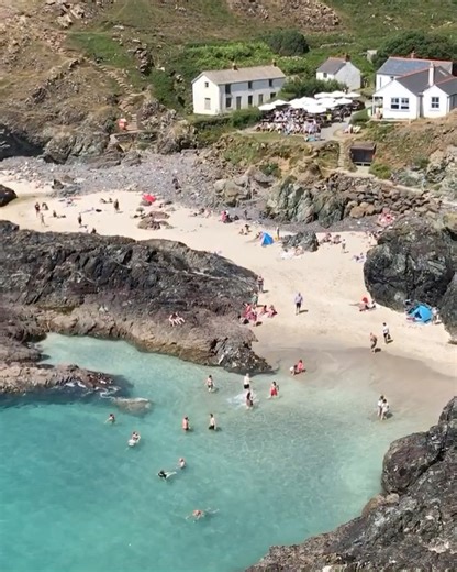 Kynance Cove in West Cornwall is Simply Stunning ☀️ | Hello Cornwall
