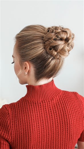 A 90’s high bun will always understand the assignment ✨ Clean lines. Soft texture. Timeless. ♥️ Would you wear this out or keep it casual? #hairup #hairstyle #hairtutorial #hairdo #hair | Missy Sue Blog