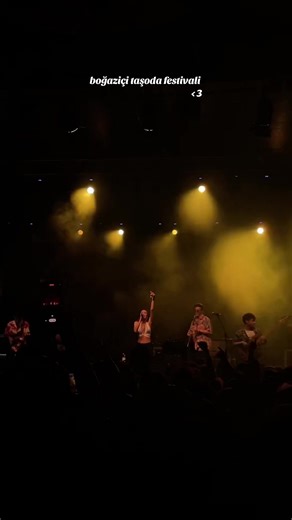 bu kombinimi ara sıra yâd edelim 😌😌 #fyp #fypシ #konser #aşkınolayım #simgesağın #galatasaray #boğaziçi #festival #keşfet