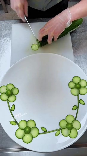 884K views · 6.3K reactions | #fyp Cucumber simple plate decoration and setting plate tutorial! Food creator#decompress #relax #SelfCare #islandlife#fyp | Heer Rajpoot | Facebook