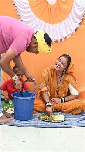 Building Wooden Log Cabin in Forest 🎄Survival House Step by Step" GSM.2.5 200