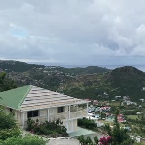 A typical, breathtaking view of St. Barth. When she was last on the island, our St. Barth specialist Allegra was able to capture this iconic panorama on video. Just picture yourself here! | St. Barth Properties