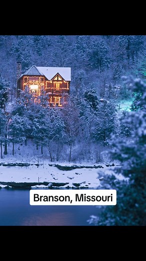 In Branson, Missouri, Christmas brings a magical spectacle of lights and holiday cheer, as the town transforms into a dazzling winter wonderland. #smalltown #town #usa #bransonmissouri #branson #christmas #christmaslights