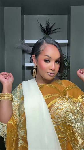 hoda (@hdwrsm)’s videos with Over - R2Bees