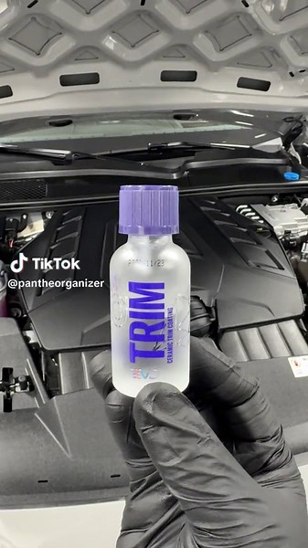 Review and demo of the new Gyeon Trim EVO! Video available on my YouTube channel, link in my bio! Trim EVO can restore faded and oxidized plastics but also protect new plastics from that same fate! Q² Trim EVO has seen its formula completely revised, resulting in a better self-cleaning and thick protective layer that can be applied on different vehicle parts such as on plastics with their structure, on unpainted parts, and clear coated trim such as tail- and headlight covers after having them re