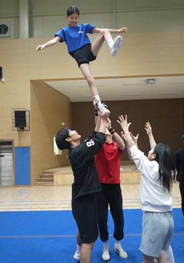 Cheerleading Challenge Behind the Scenes