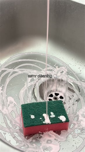 Hazal 🪽 • Yaşam Tarzı ✨ on Instagram: "asmr cleaning 🫰🏻 #cleaning #cleaningmotivation #cleaningproducts #asmrcleaning #cleanwithme"
