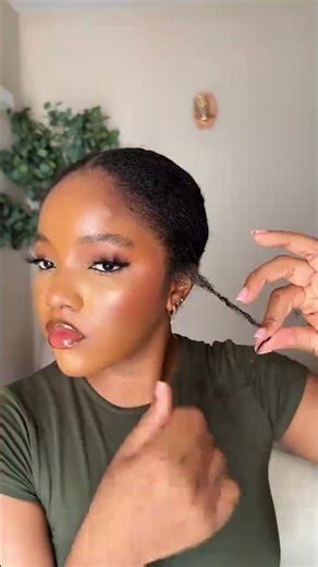 Natural hair ponytail hack: get a full Kinky Drawstring Ponytail in minutes. #hergivenhair #ponytail