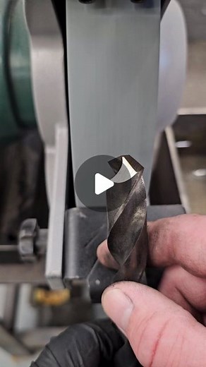 헢헰혁헮헻헲 헪헼헿헸헵헼헹헱헶헻헴 on Instagram: "How to Sharpen a Drill Bit Quickly and Easily The trick is not to get fancy when learning what works and what doesn't. These two simple angles are all that is needed to get good results. Features like a split point and multi-faceted leading edges come with experience. Hope this helps, cheers."
