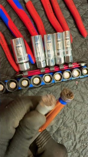 Mechanic Tip: How to Remove Rust From Magnets