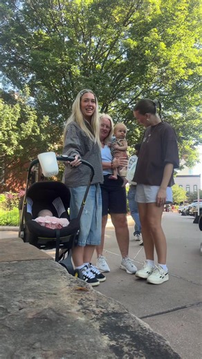 A wonderful trip to Fayetteville, Arkansas to celebrate to of my great nieces birthdays. Saturday morning was a great day to explore the town with my daughters and their babies. #Fayetteville #farmersmarket #thrifting #dayinmylife @mamakabowls
