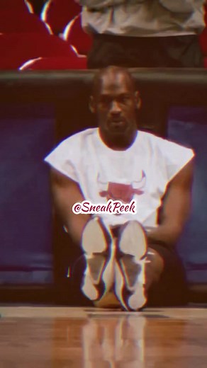 Robert “Big Shot Rob” Horry who now works as a commentator on Spectrum SportsNet for the Lakers. He has 7 rings and holds the NBA record for most three-point shots made in an NBA playoff game without a miss as well as the record for most steals in an NBA Finals game. Horry weighs in on who is the G.O.A.T while speaking on an episode of All The Smoke Podcast with Matt Barnes and Stephen Jackson. #sneakpeek #GOAT #NBAChamps | SNEAK PEEK