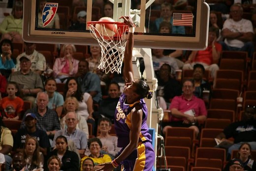 ‘One of those barrier-breaking moments’: Lisa Leslie’s dunks left a legacy — and a path to the rim