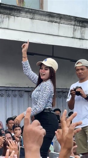 Live dj gess | Holic Carnival