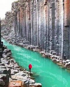 11K views · 354 reactions | #TIL what columnar basalt is: Rock wall in Iceland. Could this be the inspiration for the The Wall in Game of Thrones? Travel to Iceland is definitely on my bucket list! The earth is amazing!!    | Erik Stolhanske | Facebook