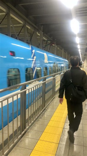 Kodama to Shin Osaka arriving at Hakata #japan #train #shinkansen #kodama #hakatastation #onepiece