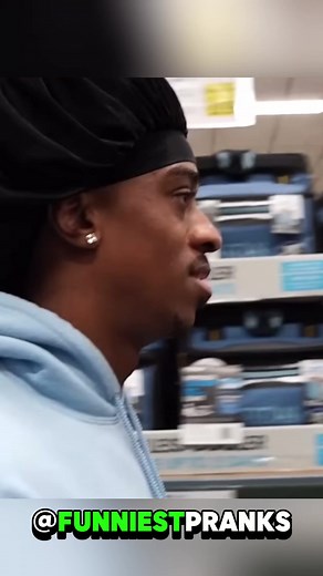 Hilarious Public Store Prank Caught on Camera!