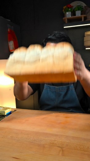 Juicy Garlic Bread 🍞 | BanKii