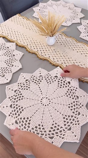 Beautiful crocheted placemat 🤩 #crochet