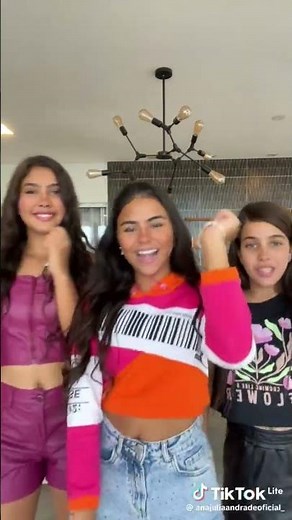 LORENA PINA, ANA JULIA ANDRADE E MANUELA PINA DANÇANDO-.| { TIK TOK DOS FAMOSOS DANCE }