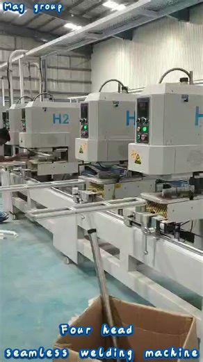 Four head seamless welding machine for window and door making