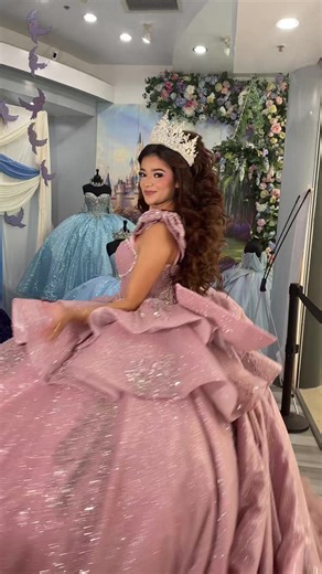 Okay but this dress 😍😍 New Arrival 🎀 In Store Now ‼️👀 Call to schedule your In Store Experience and say YES to your DREAM DRESS!! 👗 Princess Jewels 4800 S Hulen St Suite 2195 Fort Worth TX 76132 ☎️682-224-3567 #xv #quince #misquince #quinceañera #dresses