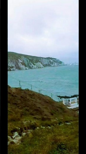 White Cliffs & Sea at Sandown – Isle of Wight Coastal Views 🌊⛰️ #shorts