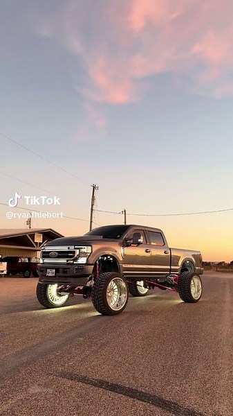 Psalms 113:3 Reflection with Stunning Sunset Views