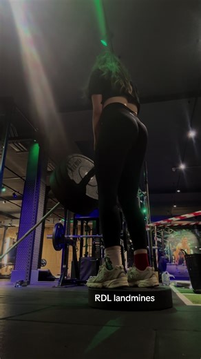 RDL landmine - another favourite. For us tall girlies activation is sometimes a challenge, the same challenge I have finding LEGGINS that fit my legs 😅Try these. You’ll thank me later. PB 80. #creatorsearchinsights #gym #aybl #girls