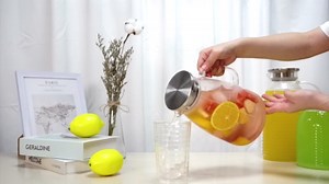 Aofmee 2L Glass Pitcher | 68oz Water Pitcher with Stainless Steel Lid Iced Tea Pitcher Elegant Clear & Fresh White