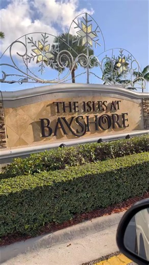 $2450.00 gets you a 3/2 rental in #cutlerbay . Inside the gated community Isles of Bayshore. Pool,gym, and clubhouse access included. 3 schools and Black Point Marina all walking distance! Contact @yaimamontaner #miami | Alfred Montaner