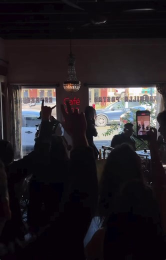 Austin Texas Rocks with Four 10 Band Performance